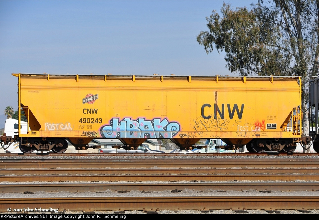 CNW 490243 at West Colton CA. 1/30/2010